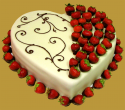 Tort serce w białej czekoladzie z truskawkami