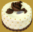 tort okolicznościowy w białej czekoladzie pikowany