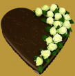 tort weselny serce w czekoladzie z żywymi różami