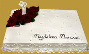 tort weselny w stylu amerykańskim duży z bordowymi różami
