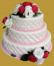 tort weselny w stylu angielskim pikowany z różowymi perełkami i żywymi różami