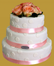 tort weselny w stylu angielskim 3 piętrowy z białymi groszkami