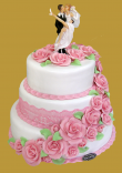 tort weselny 3 piętrowy w stylu angielskim ze spadającymi różami i jadalną koronką różową