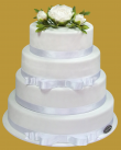 tort weselny w stylu angielskim 4 piętrowy z białą piwonią