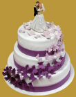 tort weselny w stylu angielskim motyle w oddzieniach fioletu