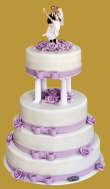 tort weselny 4 piętrowy okrągły z fioletowymi dodatkami