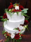 tort weselny z zimową dekoracją