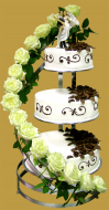tort weselny na stelażu tradycyjnym 3- piętrowy z żywymi kawiatami
