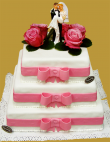 tort weselny w stylu angielskim 3 piętrowy kwadratowy z różowymi dodatkami