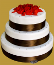 tort weselny w stylu angiielskim brązowe wstążki oraz czerwone róże