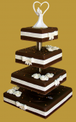 tort weselny piętrowy kwadratowy w ciemnej czekoladzie