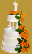 tort weselny w stylu angielskim z łabędziami i żywymi kwiatami