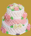 tort weselny w stylu angielskim pikowany blado różowe dodatki